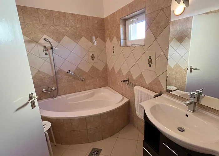 In 54665 * Balatonmáriafürdő